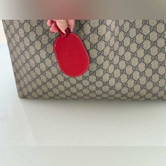 Authentic Gucci Reversible Large Leather Tote Bag - Picture 2 of 16